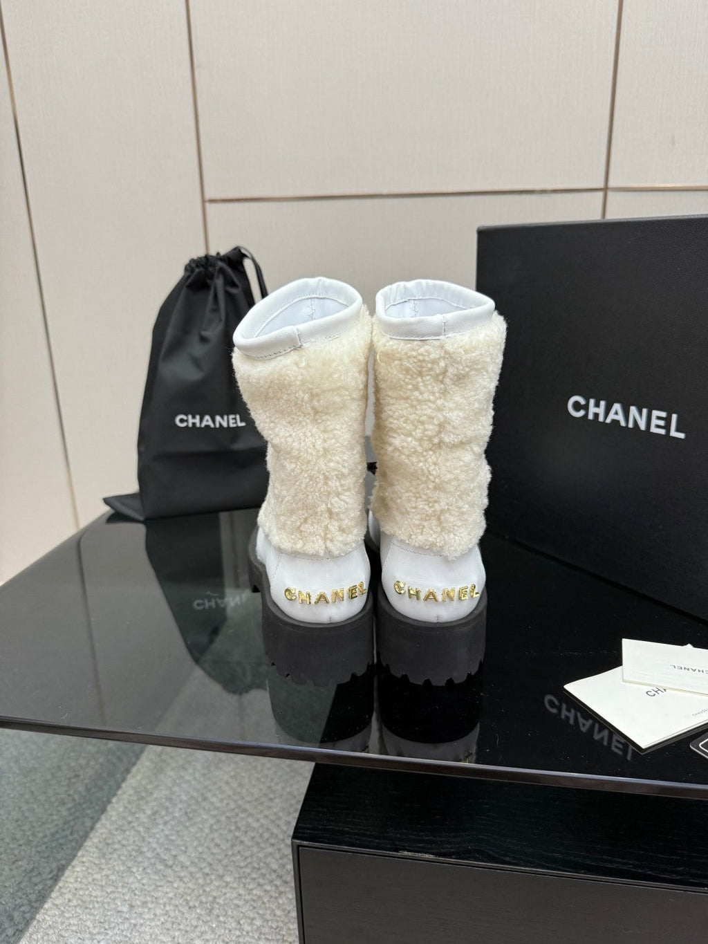 CC platform snow boots white black sheepskin and wool 532187