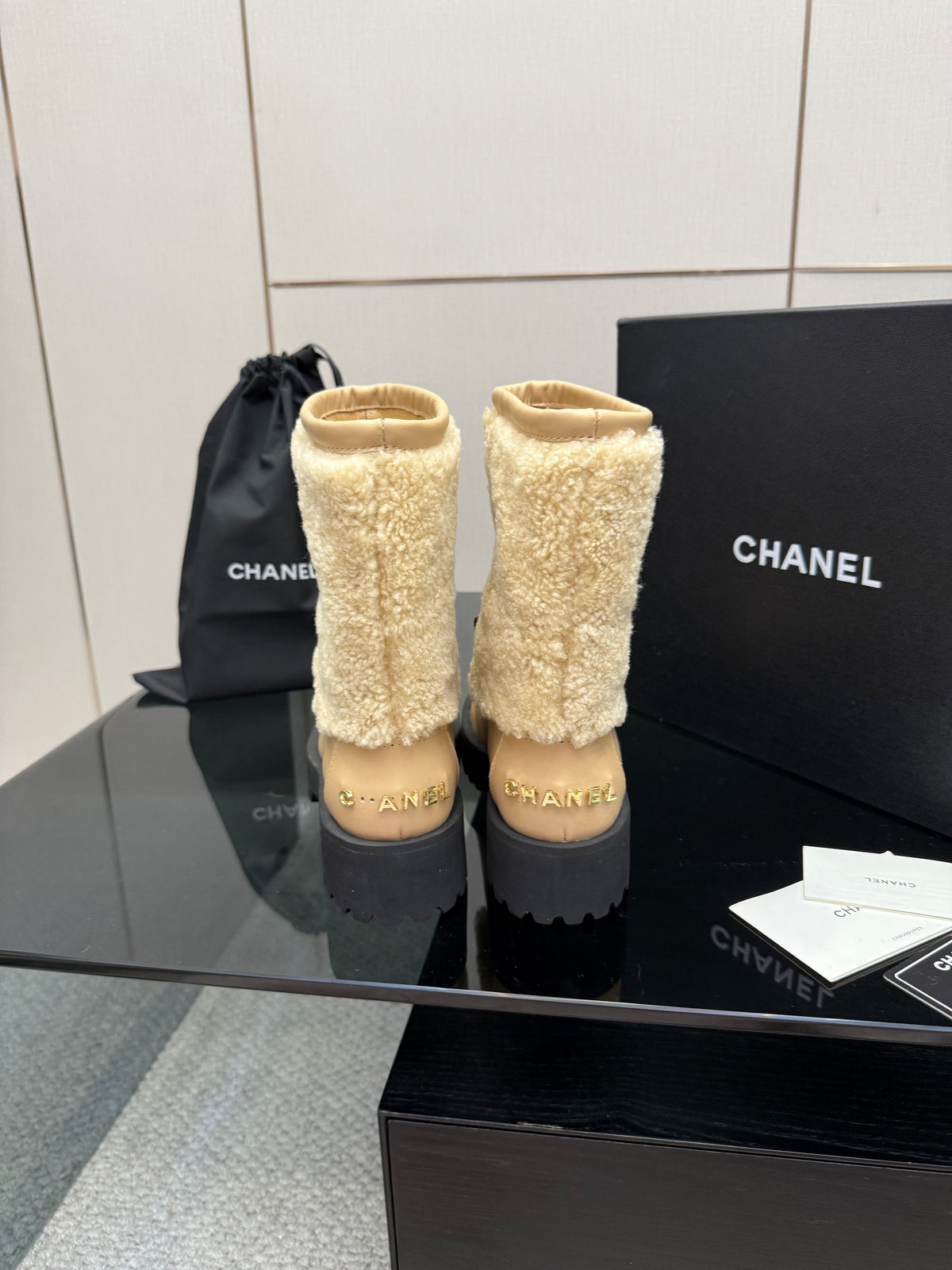 CC platform snow boots beige sheepskin and wool
